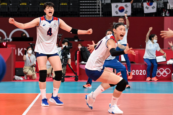 한국 여자 배구 대표팀이 29일 도쿄 아리아케 아레나에서 열린 2020 도쿄 올림픽 조별리그 A조 도미니카공화국과의 3차전에서 3-2(25-20 17-25 25-18 15-25 15-12)로 이겼다. 올림픽사진 공동취재단