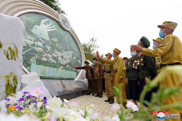 제7차 전국노병대회 참가자들 양덕온천문화휴양지에서 즐겁게 휴식