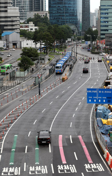 휴가철 맞아 한산한 서울 도로