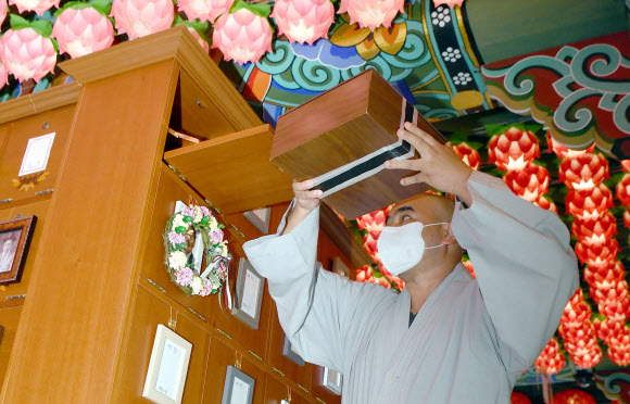 히말라야서 돌아오지 못한 김홍빈, ‘영면으로’