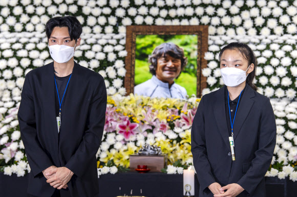 김홍빈 대장 추모하는 천종원?서채현