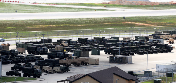 한미는 10일부터 오는 13일까지 각종 국지도발과 테러 등의 상황을 가정한 위기관리 참모훈련(CMST)를 실시한다. 한반도의 전시상황을 가정한 본훈련의 사전연습 격으로 공식 훈련 일정에는 포함되지 않는다.  사진은 9일 오후 경기도 평택시 캠프 험프리스 모습. 2021.8.9 연합뉴스