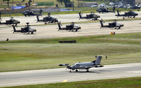 한미연합훈련 첫날인 10일 경기도 평택 캠프험프리 미군기지에서 미군이 기동훈련을 하고 있다. 2021.8.10  박지환 기자 popocar@seoul.co.kr