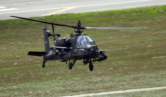 한미연합훈련 첫날인 10일 경기도 평택 캠프험프리 미군기지에서 미군이 기동훈련을 하고 있다. 2021.8.10  박지환 기자 popocar@seoul.co.kr