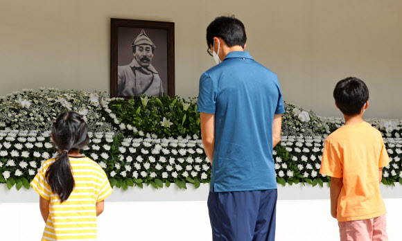 현충원에 홍범도 장군 국민분향소 마련