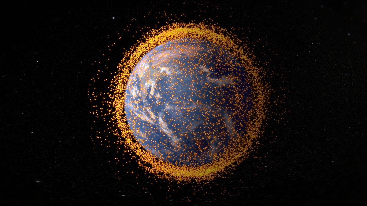 지구 궤도상 우주 잔해(쓰레기)를 표현한 상상 이미지.  미국 고다드 우주비행센터