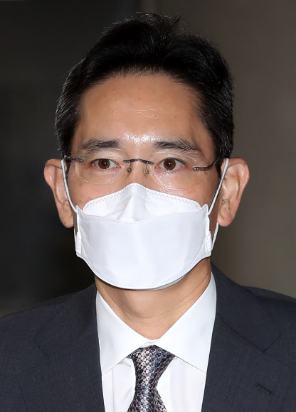 법정 향하는 이재용