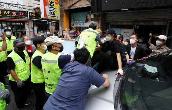 노가리골목 을지OB베어 강제집행 또 무산…한때 몸싸움