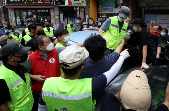 노가리골목 을지OB베어 강제집행 또 무산…한때 몸싸움