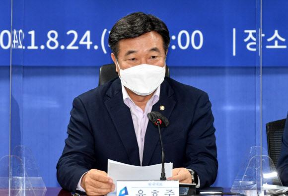내년 예산안 편성 당정 협의 참석한 민주당 윤호중 원내대표