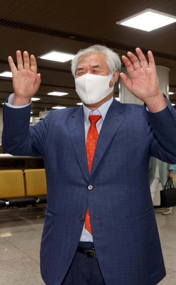 공판 출석하는 전광훈 목사