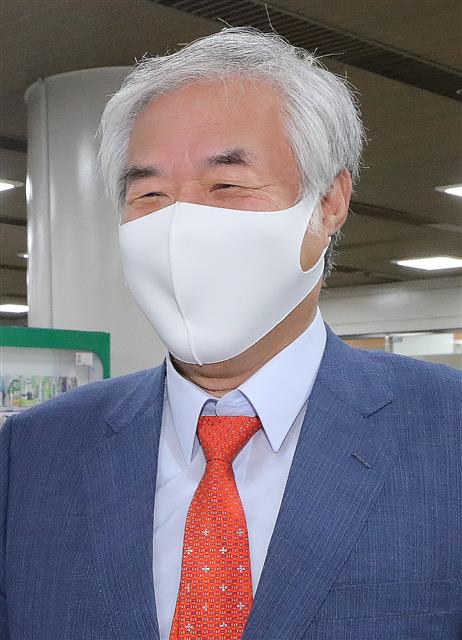 미소 짓는 전광훈 목사