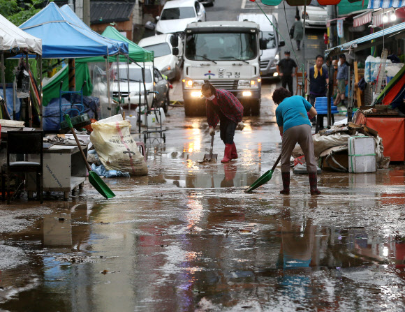 또 침수된 태화시장…‘복구 중’