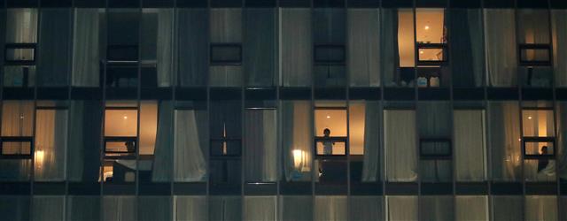 한국에서 첫날 밤을 보내는 아프간 특별기여자들