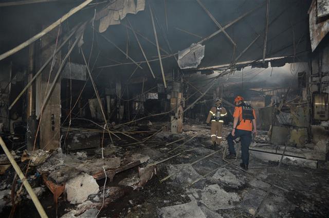 잿더미가 된 영덕시장