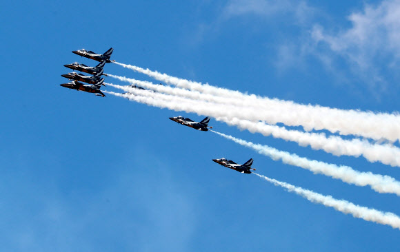 상림공원 상공에 뜬 블랙이글스