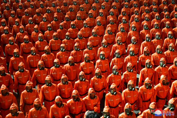 북한, 정권수립 73주년 경축 민간?안전무력 열병식