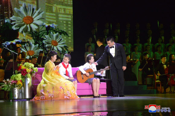 북한 각지서 정권수립 73주년 성대히 경축