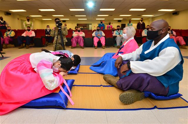 한국전통문화 체험하는 미해병