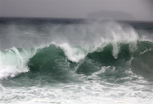다가오는 태풍 ‘찬투’의 위력