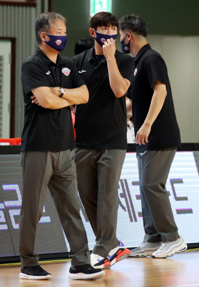 모비스 양동근 코치 데뷔전