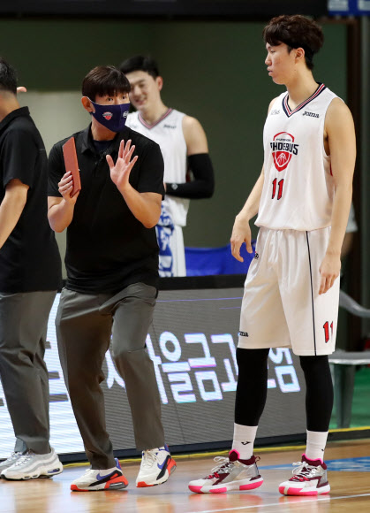 코치 데뷔전 치르는 양동근