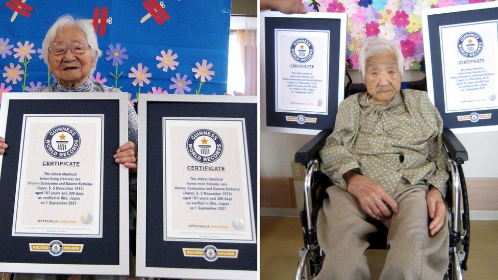지난 1일 107세 300일로 세계 최고령 일란성 쌍둥이로 기네스 월드 레코드에 의해 인증 받은 일본 할머니 우메노 스미야마(왼쪽)와 고우메 고다마 자매가 20일 코로나19 예방 차원에서 따로 지내는 양로원에서 인증서와 함께 기념촬영을 하고 있다. 기네스 월드 레코드 제공