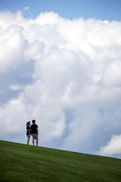 비구름 지나고 피어오른 뭉게구름