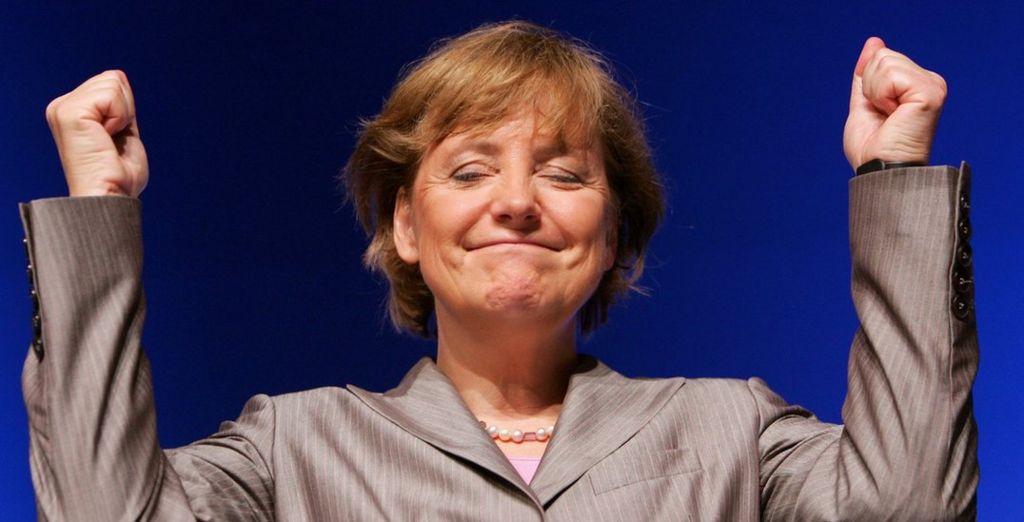 2005년 7월 9일- 메르켈 CDU 당수가 엠덴에서 열린 작센주 기민당 전당대회 도중 연설하고 있다. 그는 총선 승리를 이끌어 독일 사상 첫 여성 총리에 올랐다. 게티이미지 자료사진 