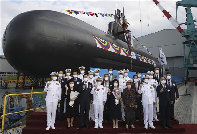 해군 3000톤급 국산 잠수함 ‘신채호함’ 진수