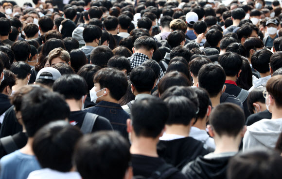 논술시험 마친 수험생들