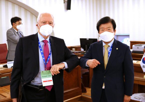 영국 상원의장과 양자회담한 박병석 국회의장