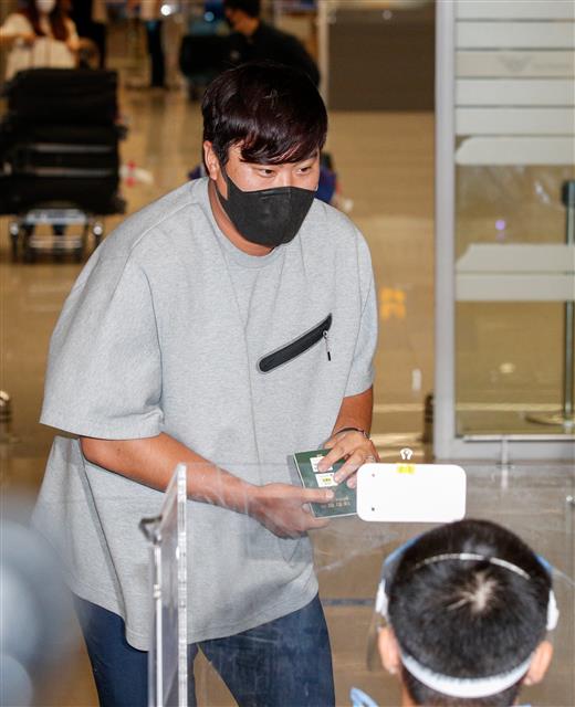 ‘시즌 14승’ 류현진 귀국