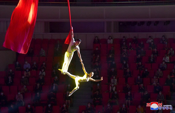 북한 당창건 76주년 경축공연