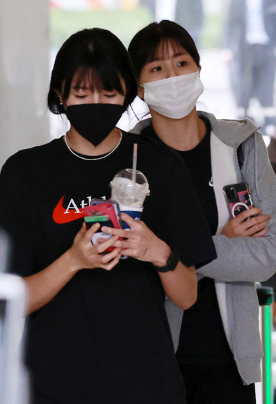 그리스 비자 인터뷰 마친 이재영-다영 자매