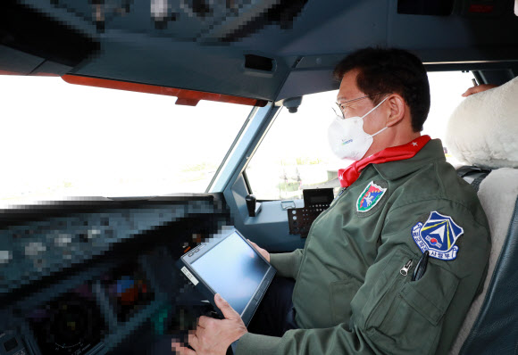 공중급유기 탑승한 송영길 대표