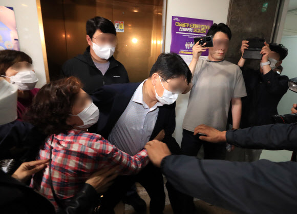 화천대유 대표에 항의하는 대장동 원주민