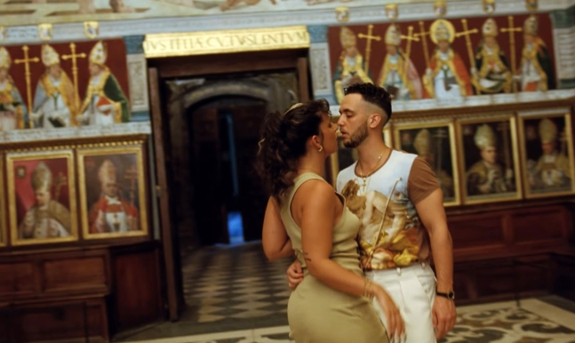 유네스코 세계문화유산 스페인의 톨레도 대성당을 배경으로 한 뮤직비디오, ‘아테오’ 뮤직비디오 캡처