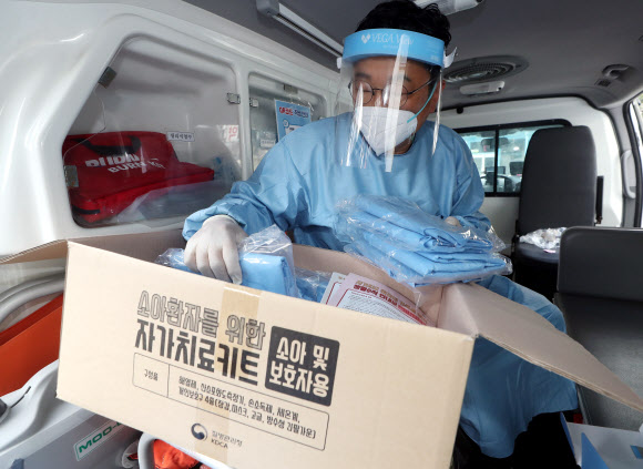 인천 코로나19 재택치료 시작…자가치료키트 준비
