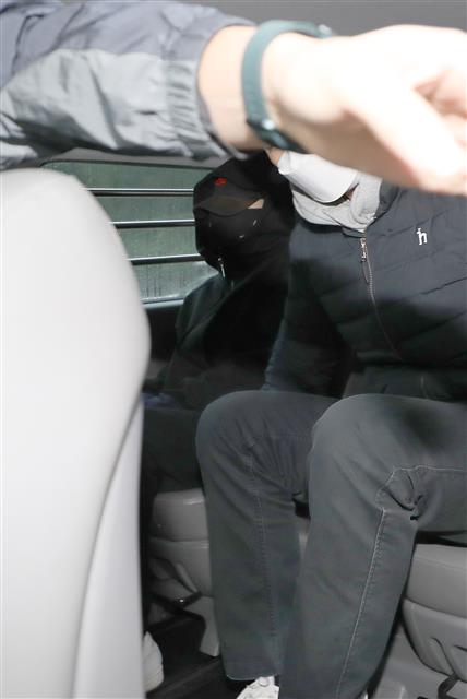 호송차량 탄 래퍼 노엘, 검찰 송치