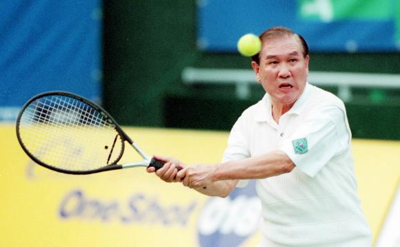 노 전대통령 벼룩시장배 테니스대회 출전