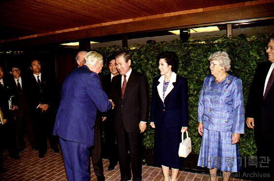 후버연구소 찾은 노태우 전 대통령