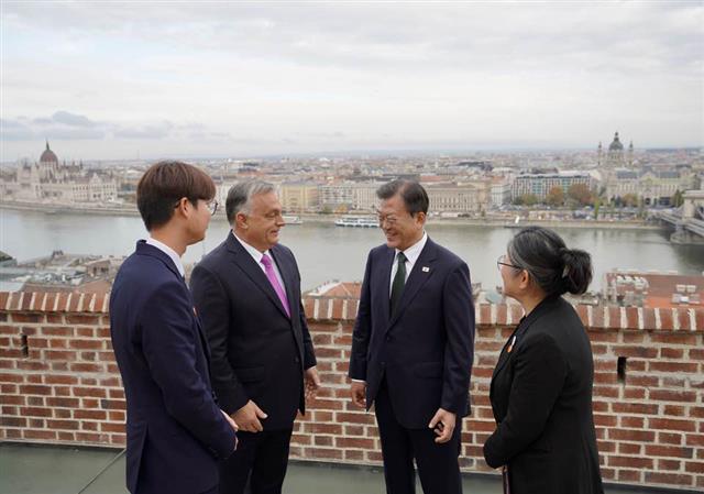 文 대통령 ‘헝가리 총리와 함께’