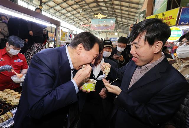 ‘D-1’ 시장 민심 잡기 나선 윤석열