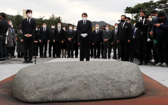 윤석열 후보 봉하마을 참배