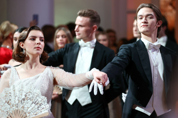 MOSCOW, RUSSIA ? NOVEMBER 15, 2021: Polina Tsyganova, daughter of actors Yevgeny Tsyganov and Irina Leonova, attends Tatler Debutantes Ball 2021, at the Pashkov House. Mikhail Tereshchenko/TASS/2021-11-16 07:23:12/ <연합뉴스