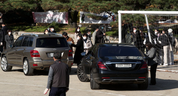 드라이브 스루 수험표 배부