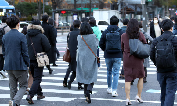 절기상 소설…잔뜩 움츠린 출근길