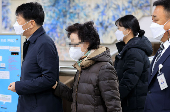 2심 속행공판 출석하는 윤석열 전 검찰총장 장모