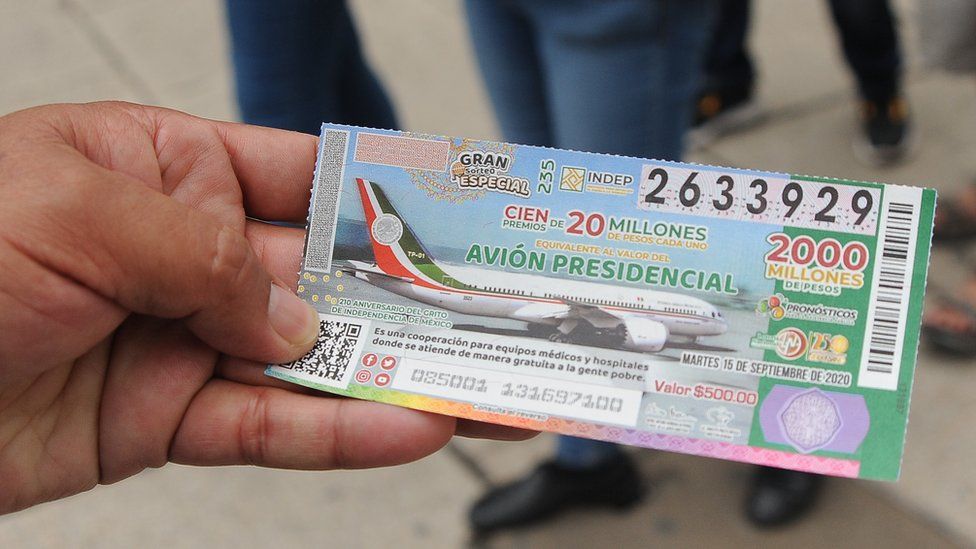 멕시코 정부가 대통령 전용기로 쓰던 비행기를 중고로 매각하면서 발행한 ‘비행기 로또’. 바크로프트 미디어 캡처  영국 BBC 홈페이지 재인용 
